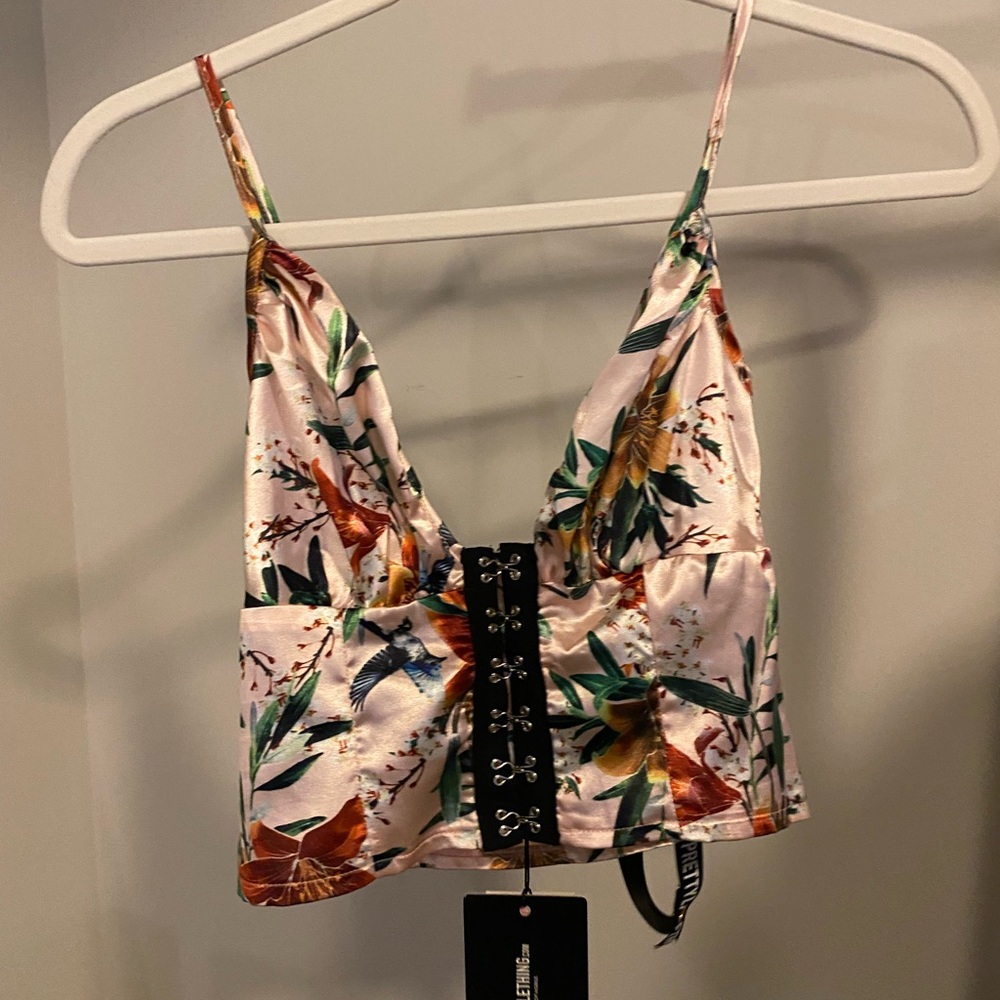 Pretty Little Thing Crop Top. Size 2